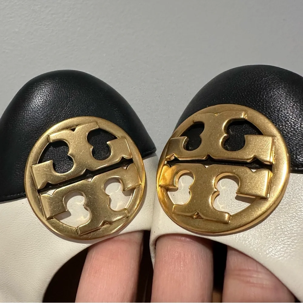 Tory Burch Cap-Toe Ballet Flat Cream Black Leather Gold Tone Logo Medallion 8.5